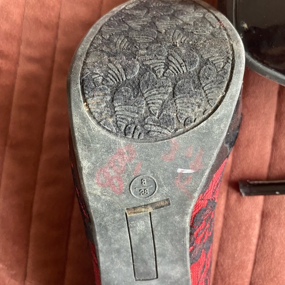 Dollhouse Black/Red Pump Heels - Picture 7 of 7